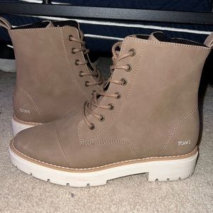 Tom's Boots